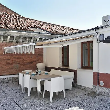 San Marco Style With Terrace Apartment